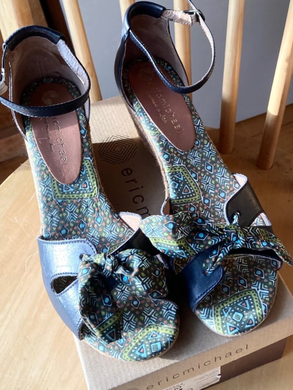 New/Box Coquette Sandals 40 Green Print Bows Made in Spain Eric Michael Vtg 2012